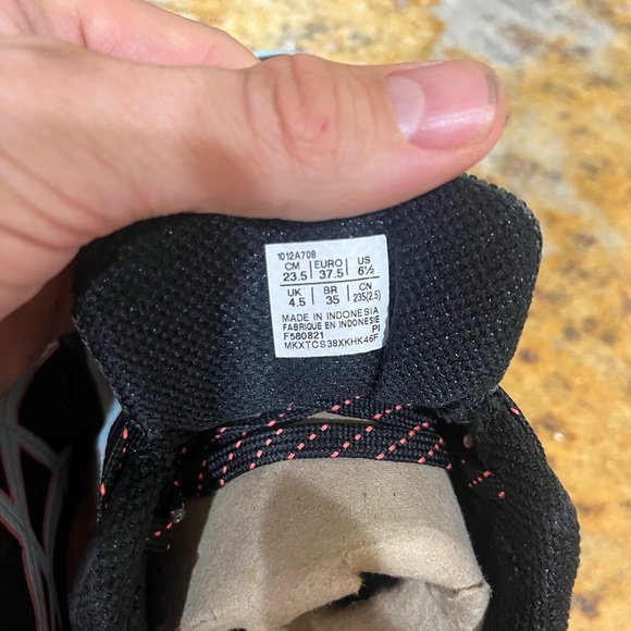 ASICS Gel Venture 8 size 6.5 - Picture 8 of 8